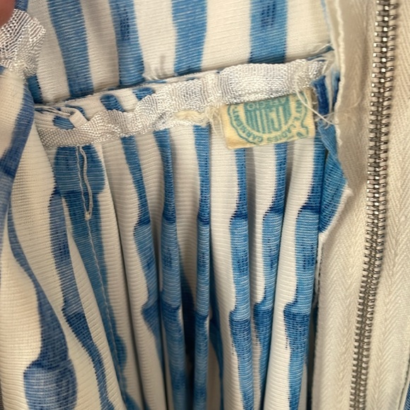 R&K Striped Dress With Belt - Picture 5 of 8